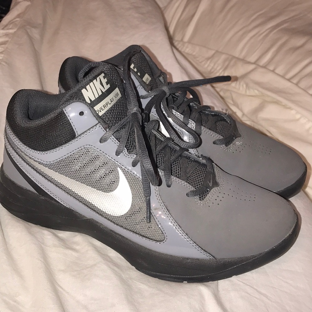 Nike basketball sneakers - Picture 1 of 5